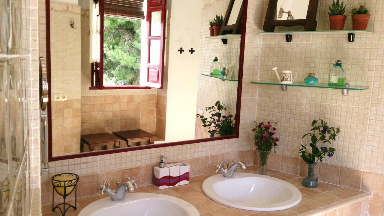 Al Sur De Granada Guest House Sorvilan ภายนอก รูปภาพ